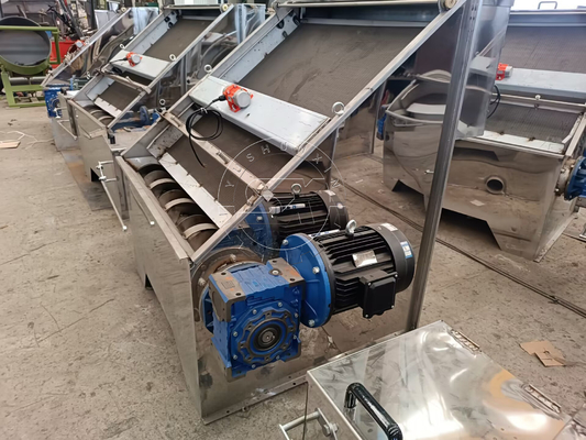 SS304 Dehydrator for Solid-Liquid Separation of Pig and Cow Manure in Outdoor Settings